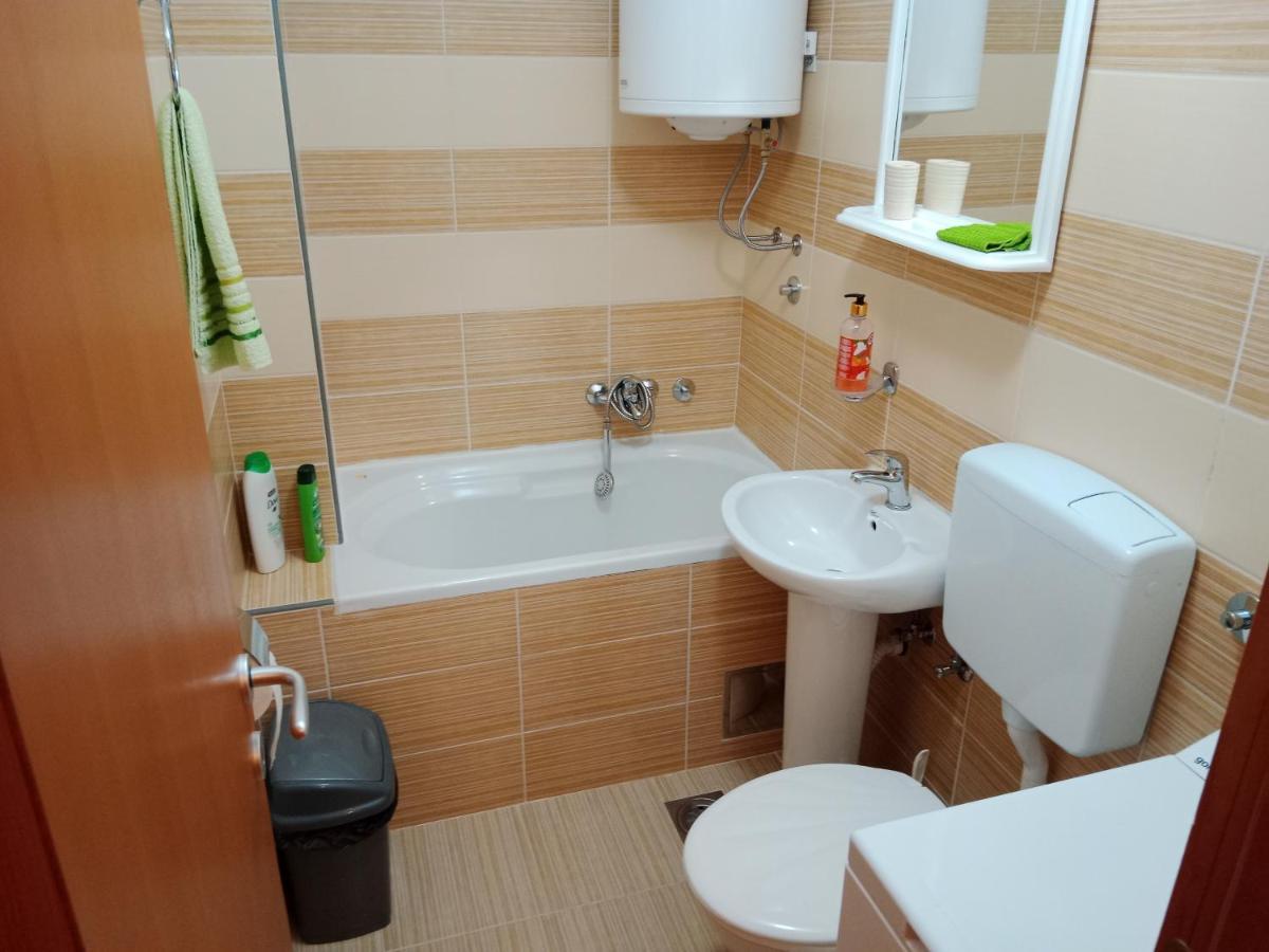 Studio Apartman D&S Pluzine Luaran gambar